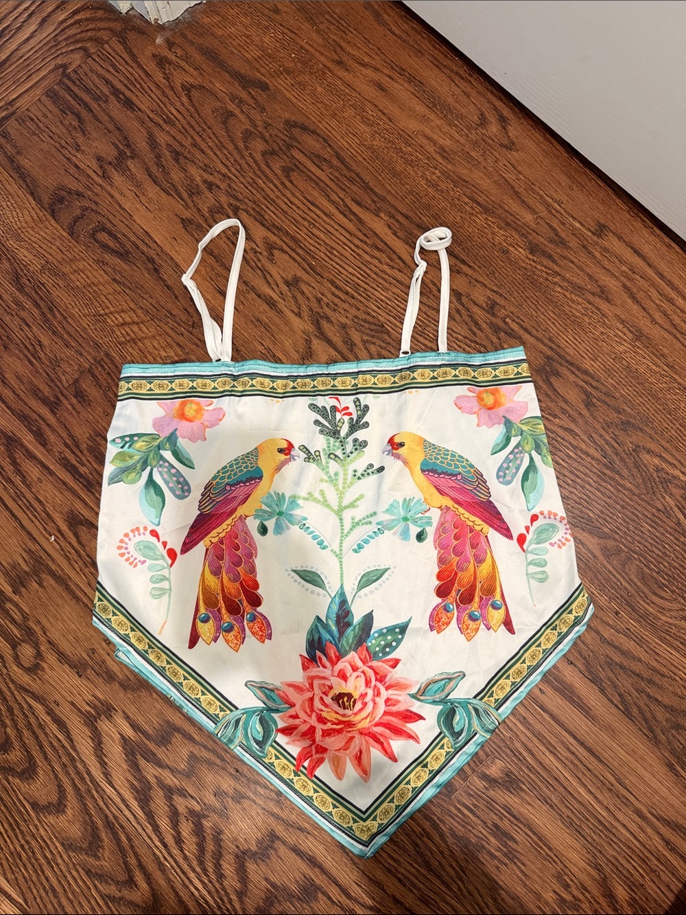 Chic bandana top with Colorful Tropical Parrots - like Alemais
